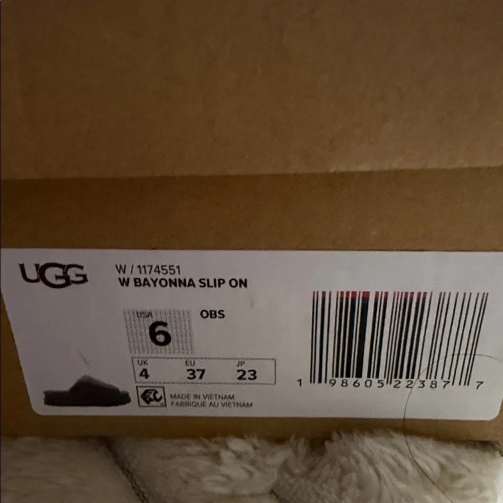 UGG Bayonna Slip-On in grey sz 6 - Picture 6 of 6